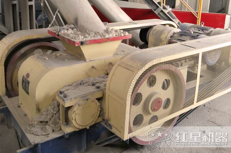 破卵石的時產(chǎn)30-50的輥式破碎機(jī)價格 破卵石的時產(chǎn)30-50的輥式破碎機(jī)價格