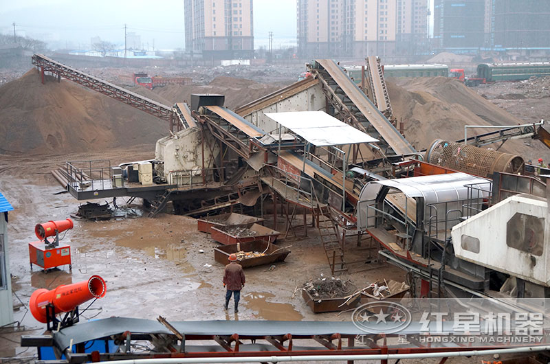 移動式建筑垃圾破碎機(jī)處理現(xiàn)場 移動式建筑垃圾破碎機(jī)處理現(xiàn)場