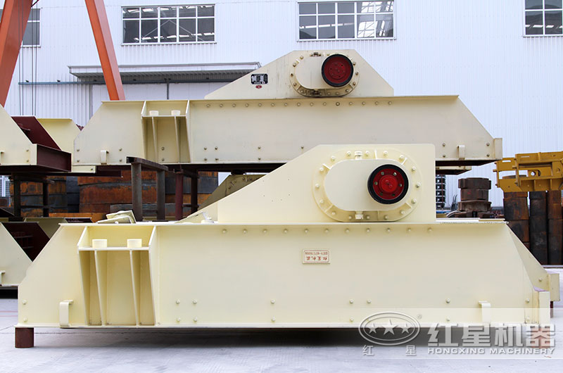 振動給料機(jī)廠區(qū)實(shí)拍高清圖片 振動給料機(jī)廠區(qū)實(shí)拍高清圖片