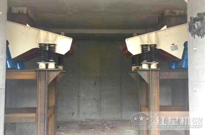 振動給料機(jī)現(xiàn)場圖 振動給料機(jī)現(xiàn)場圖